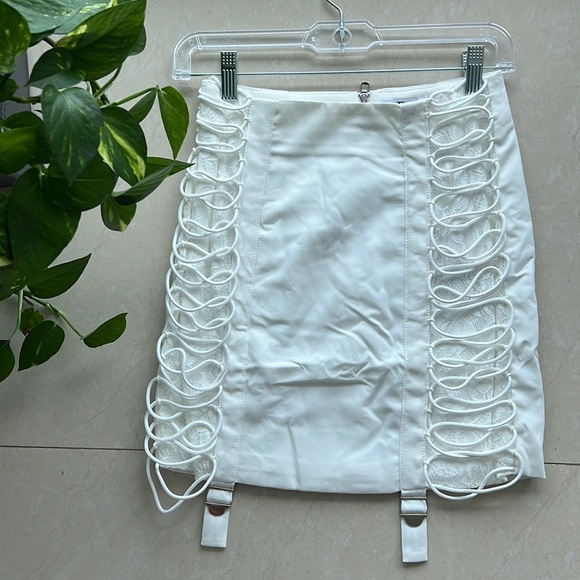 NWT Tiger Mist Carys White Garter Skirt with lace up detail - Picture 3 of 10